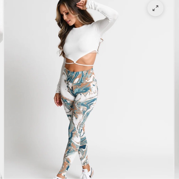 Cute Booty Lounge Marble Leggings - Picture 2 of 5